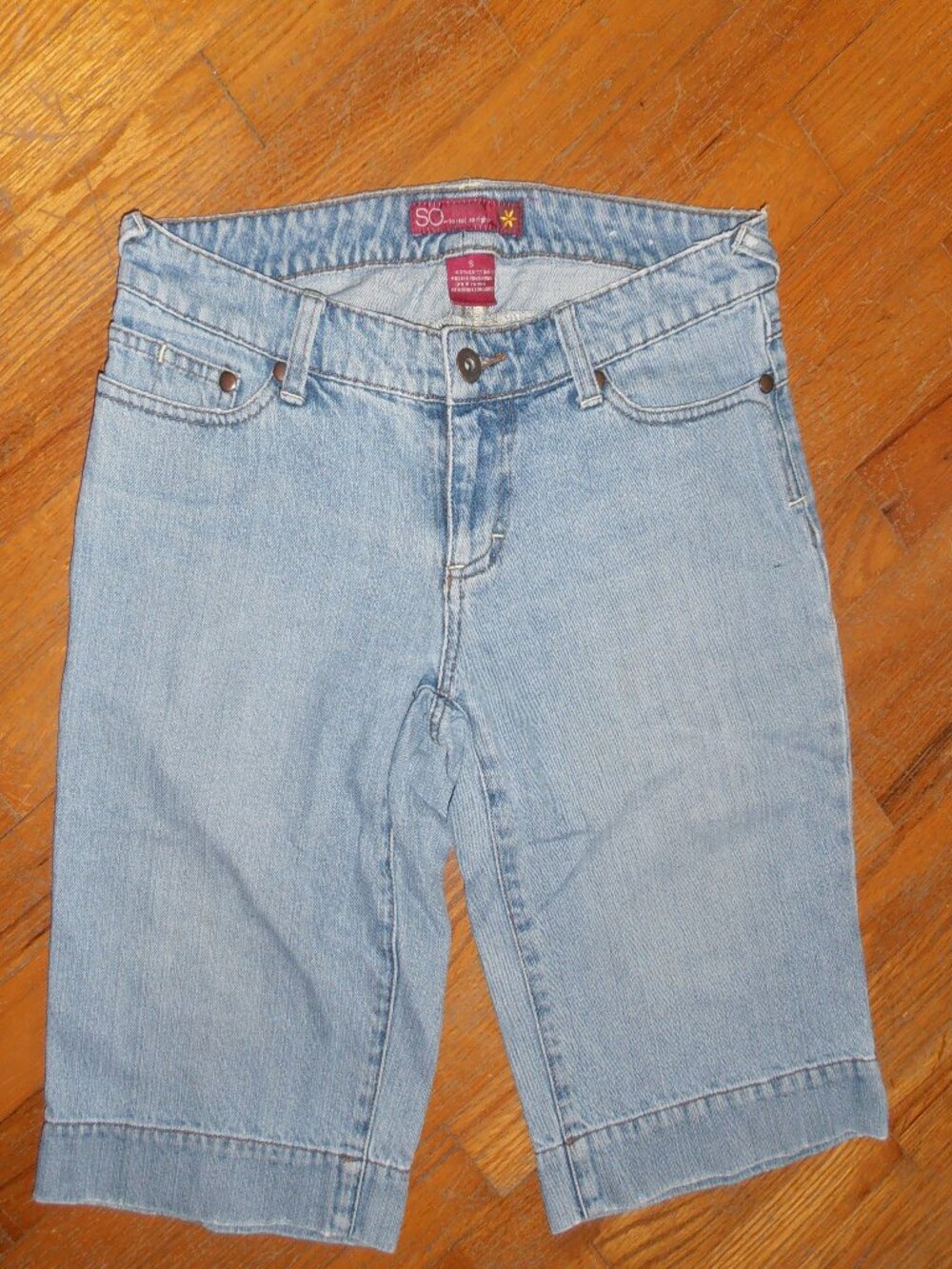 SO Womens Denim Capris ~Size 5~